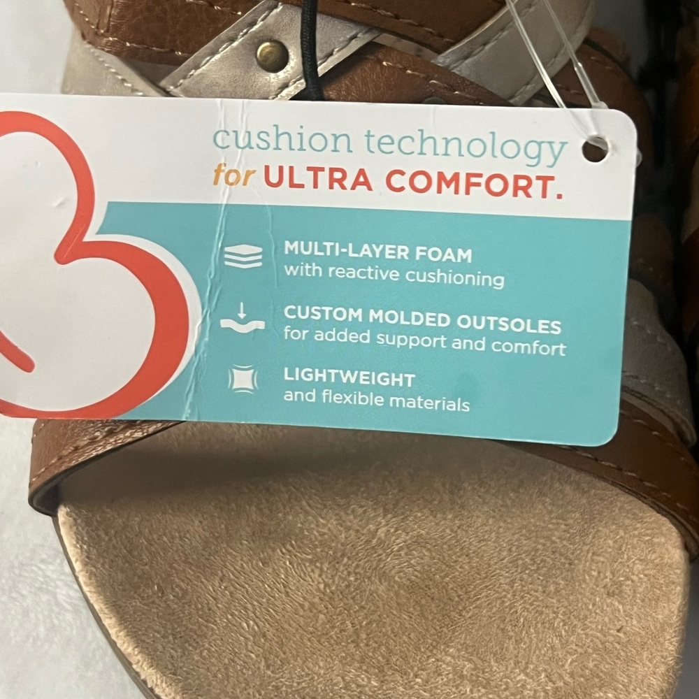 BareTraps Women's Tan and Cream Strappy Sandals, Size 11, NWT - Picture 11 of 12